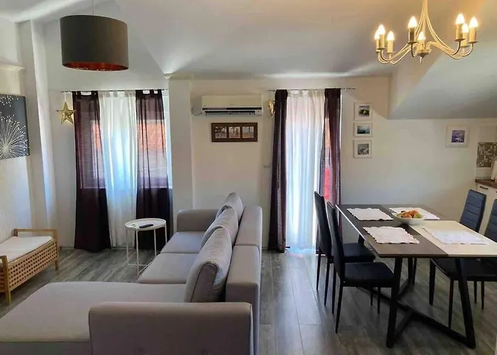 Apartment Near The Beach